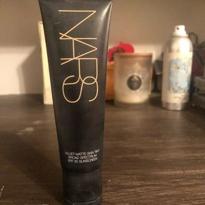 NARS Velvet Matte Skin Tint